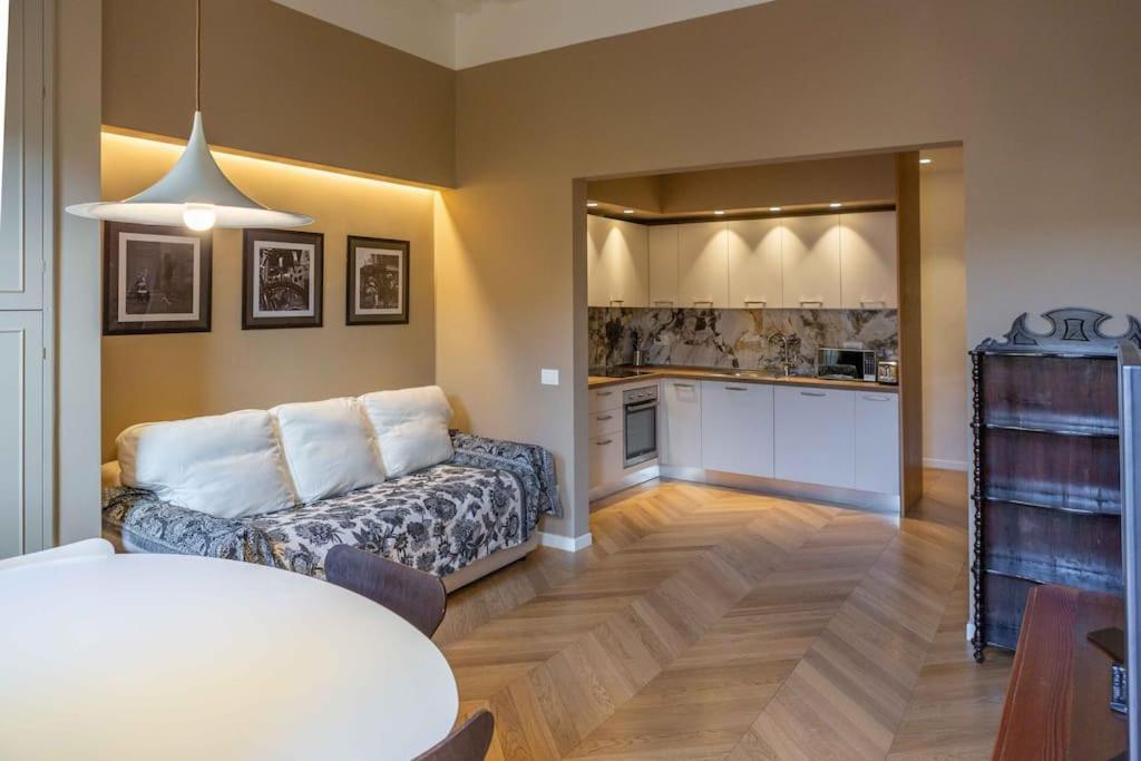 Santa Maria Novella Patio Flat Apartment *